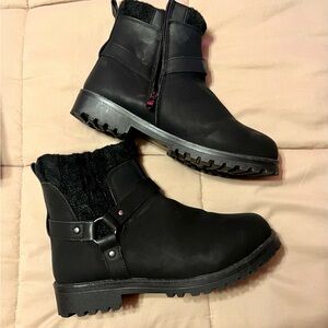 Cozy Black Winter Boots from Avenue